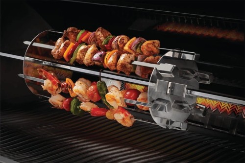 64008-napoleon-shish-kebab-wheel-in-use-Chicken-Polgrill.jpg
