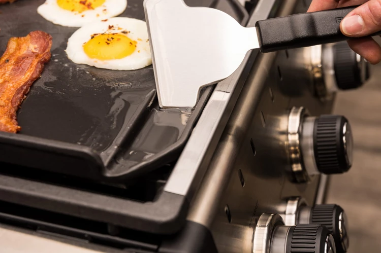 Polgrill-11342_zeliwna-plancha.broilking.jpg
