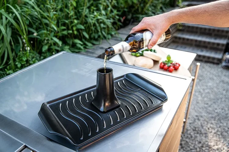 polgrill-70150-napoleon-ceramiczna-patelnia-z-zestawem-do-pieczenia-kurczaka-5_polgrill.webp