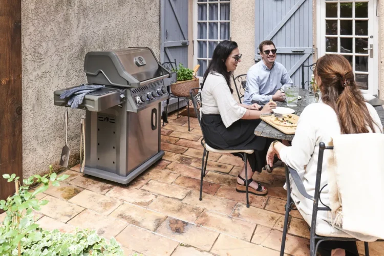 Polgrill-RPS425RSIBPSS-2-PL-napoleon-patio-grillowanie-pol.webp