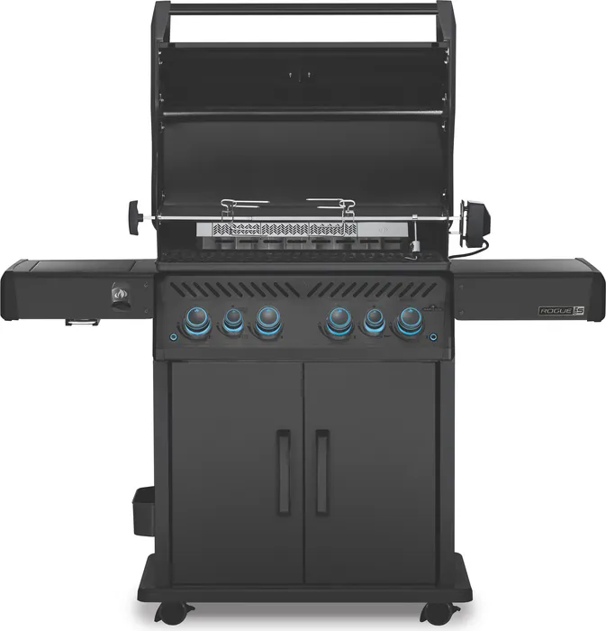 polgrill-rogue-RPS525RSIBPMK-otwarty-z-roznem-grill-gazowy-napoleon.webp