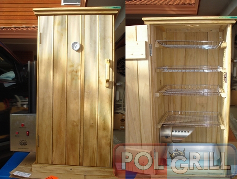 Drewniana wędzarnia z zamontowanym generatorem dymu