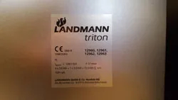 Na tej tabliczce można zobaczyć ile gazu zużywa grill Landmann